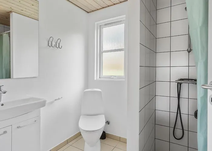 Beautiful In Idestrup With Kitchen Casa de Férias