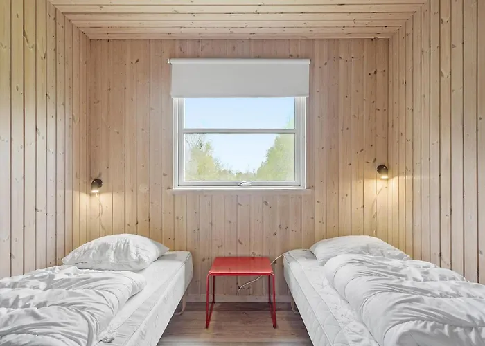 Beautiful In Idestrup With Kitchen Casa de Férias *