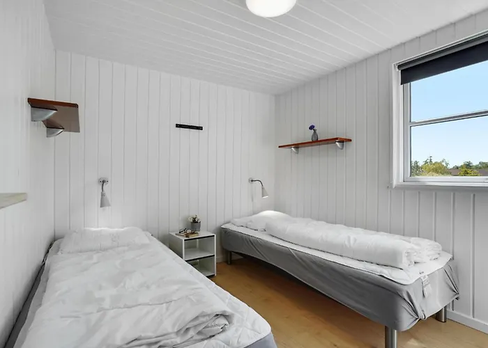 Casa de Férias Beautiful In Idestrup With Kitchen Bøtø By