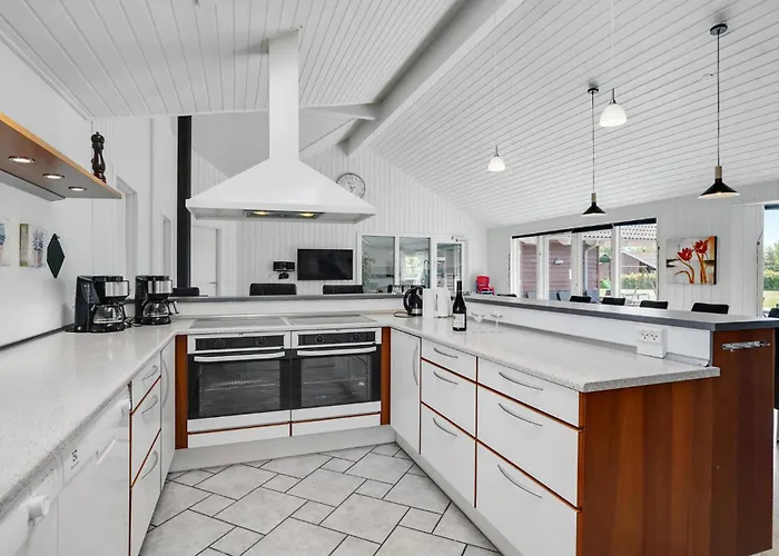 Beautiful In Idestrup With Kitchen Casa de Férias *
